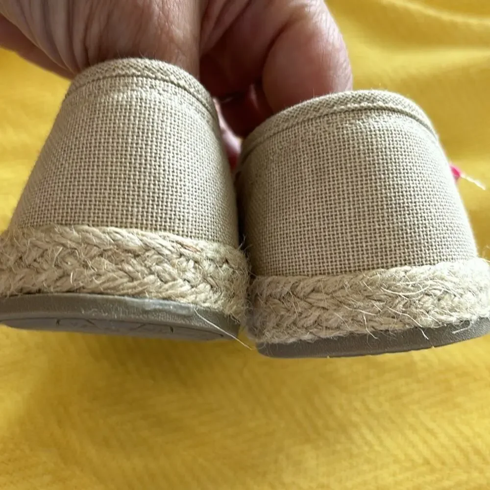 Carters tan linen strawberry toe detail slip on espadrille rubber sole nwot